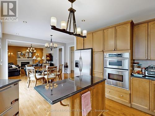 4 Farad Court, Brampton, ON - Indoor Photo Showing Kitchen