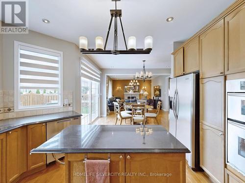 4 Farad Court, Brampton, ON - Indoor Photo Showing Kitchen