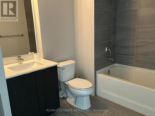 1113 - 3237 Bayview Avenue, Toronto, ON - Indoor Photo Showing Bathroom