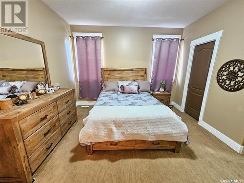 21 Arlington Avenue, Moose Jaw, SK - Indoor Photo Showing Bedroom