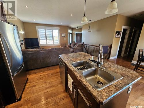 21 Arlington Avenue, Moose Jaw, SK - Indoor Photo Showing Kitchen With Double Sink