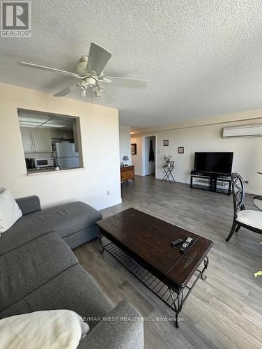 501 - 26 Hall Road, Halton Hills, ON - Indoor Photo Showing Living Room