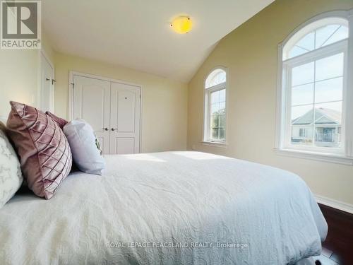 24 Hazelton Avenue, Hamilton, ON - Indoor Photo Showing Bedroom