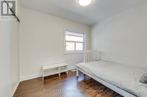 90 Avondale Avenue, Toronto, ON - Indoor Photo Showing Bedroom