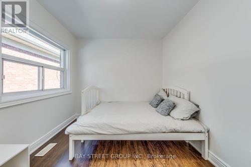 90 Avondale Avenue, Toronto, ON - Indoor Photo Showing Bedroom