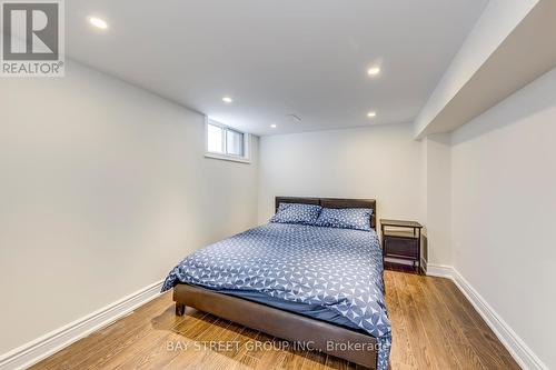 90 Avondale Avenue, Toronto, ON - Indoor Photo Showing Bedroom