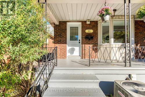 90 Avondale Avenue, Toronto, ON - Outdoor