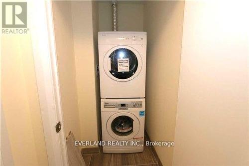 617W - 565 Wilson Avenue, Toronto, ON - Indoor Photo Showing Laundry Room