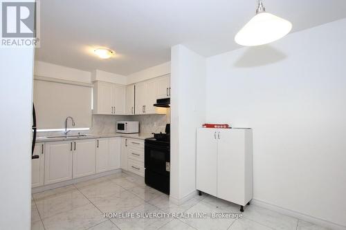 46 - 2012 Martin Grove Road, Toronto, ON - Indoor Photo Showing Kitchen