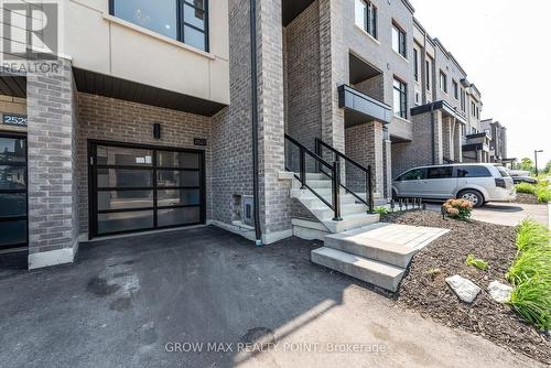 2527 Castlegate Crossing, Pickering, ON - Outdoor With Balcony