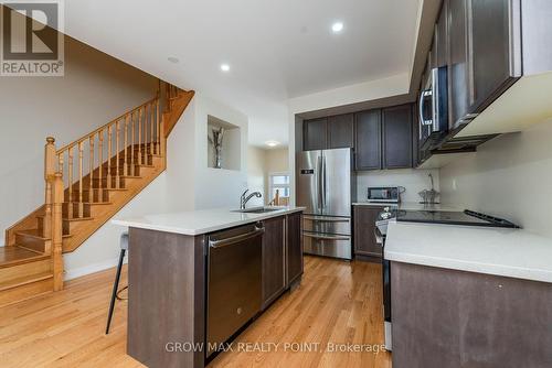 2527 Castlegate Crossing, Pickering, ON - Indoor Photo Showing Kitchen