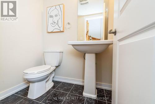 2527 Castlegate Crossing, Pickering, ON - Indoor Photo Showing Bathroom