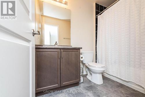 2527 Castlegate Crossing, Pickering, ON - Indoor Photo Showing Bathroom