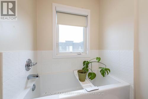 2527 Castlegate Crossing, Pickering, ON - Indoor Photo Showing Bathroom