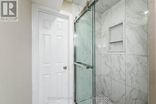 2527 Castlegate Crossing, Pickering, ON - Indoor Photo Showing Bathroom