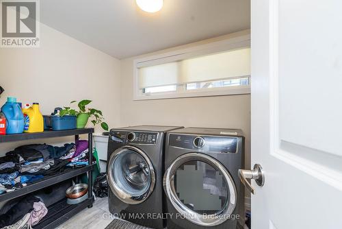 2527 Castlegate Crossing, Pickering, ON - Indoor Photo Showing Laundry Room