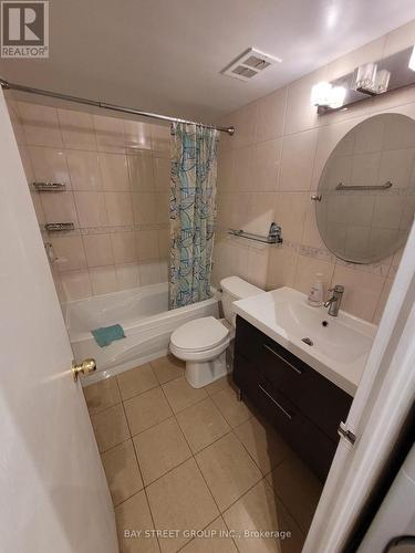 609 - 260 Seneca Hill Drive, Toronto, ON - Indoor Photo Showing Bathroom