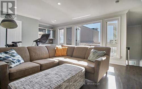 101 - 165 Division Street, Cobourg, ON - Indoor Photo Showing Living Room