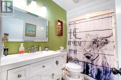 15 Paddon Street, St. Thomas, ON - Indoor Photo Showing Bathroom