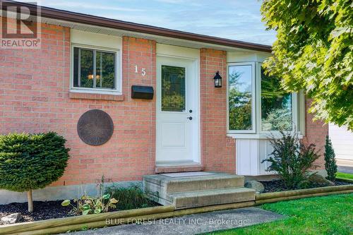 15 Paddon Street, St. Thomas, ON - Outdoor With Exterior