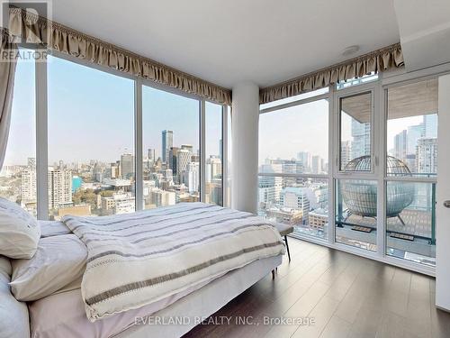 2405 - 290 Adelaide Street W, Toronto, ON - Indoor Photo Showing Bedroom