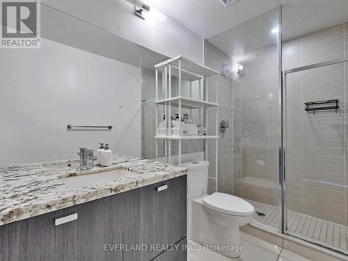 2405 - 290 Adelaide Street W, Toronto, ON - Indoor Photo Showing Bathroom