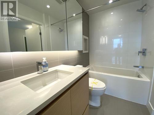 3538 Sawmill Crescent, Vancouver, BC - Indoor Photo Showing Bathroom