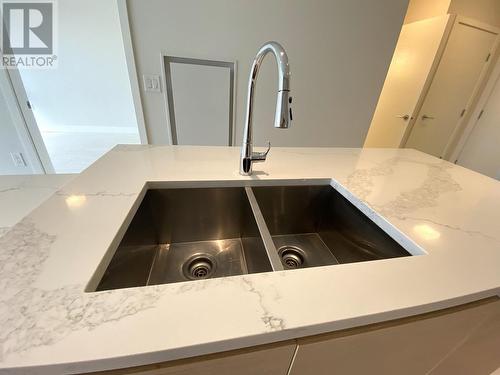 3538 Sawmill Crescent, Vancouver, BC - Indoor Photo Showing Kitchen With Double Sink