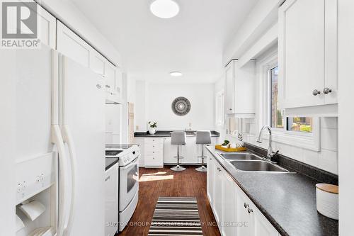 670 Grandview Drive, Oshawa, ON - Indoor Photo Showing Kitchen With Double Sink