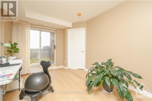 310 Central Park Drive Unit#8N, Ottawa, ON - Indoor Photo Showing Dining Room