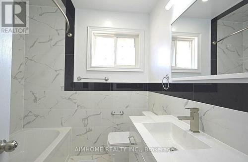 118 Brantwood Drive, Toronto, ON - Indoor Photo Showing Bathroom