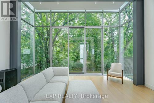 561 Arlington Avenue, Toronto, ON - Indoor