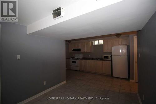 102 Nightstar Drive, Richmond Hill, ON - Indoor Photo Showing Kitchen