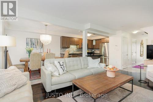 105 Chamomile Drive, Hamilton, ON - Indoor Photo Showing Living Room