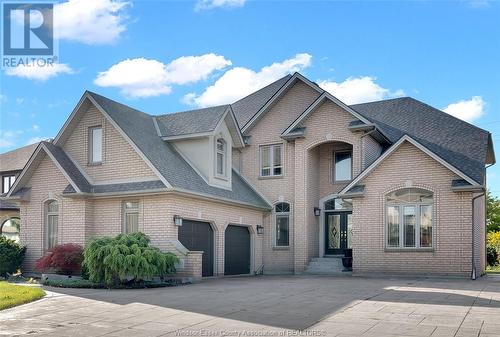 380 Shoreview Circle, Windsor, ON - Outdoor With Facade