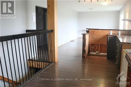 548 Highway 15, Leeds And Grenville, ON - Indoor Photo Showing Other Room