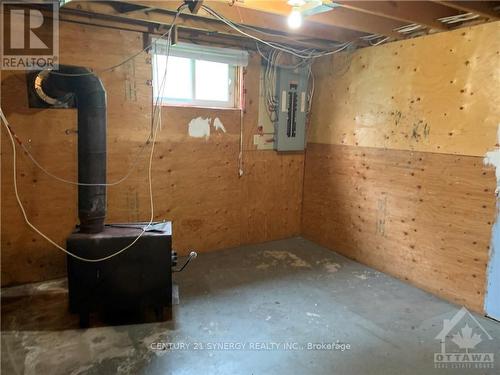 548 Highway 15, Leeds And Grenville, ON - Indoor Photo Showing Basement