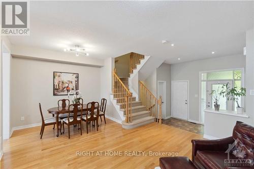 155 Kinghaven Crescent, Ottawa, ON - Indoor Photo Showing Living Room