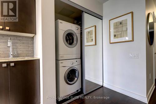 205 - 775 King Street, Toronto, ON - Indoor Photo Showing Laundry Room