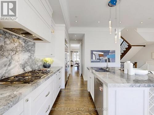 143 Kingsdale Avenue, Toronto, ON - Indoor Photo Showing Kitchen With Double Sink With Upgraded Kitchen