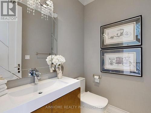 143 Kingsdale Avenue, Toronto, ON - Indoor Photo Showing Bathroom