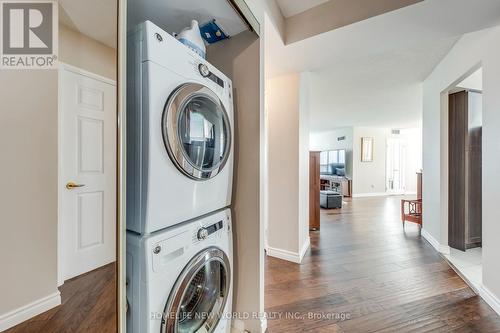 1206 - 30 Greenfield Avenue, Toronto, ON - Indoor Photo Showing Laundry Room