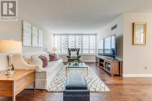 1206 - 30 Greenfield Avenue, Toronto, ON - Indoor Photo Showing Living Room