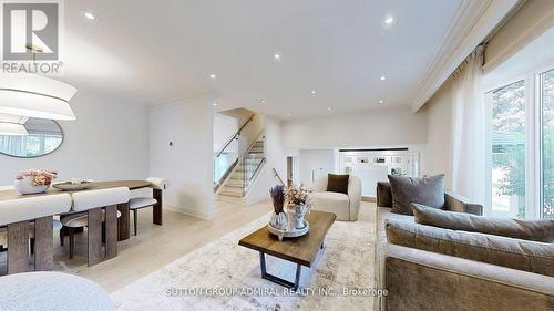 25 Silver Aspen Drive, Markham, ON - Indoor Photo Showing Living Room