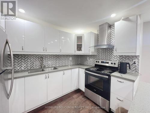 907 Riordan Court, Newmarket, ON - Indoor Photo Showing Kitchen