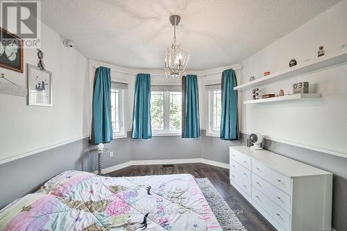 4 Cornerstone Court, Caledon, ON - Indoor Photo Showing Bedroom