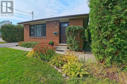 19 Chapel Street, Halton Hills, ON - Outdoor