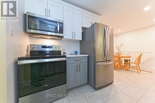 19 Chapel Street, Halton Hills, ON - Indoor Photo Showing Kitchen