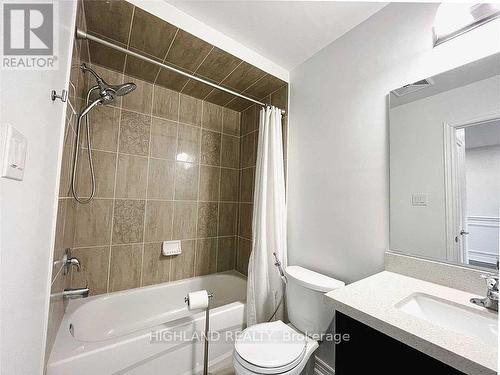 303 - 2333 Sawgrass Drive, Oakville, ON - Indoor Photo Showing Bathroom