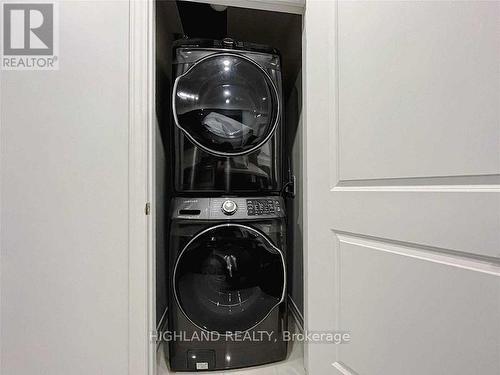 303 - 2333 Sawgrass Drive, Oakville, ON - Indoor Photo Showing Laundry Room